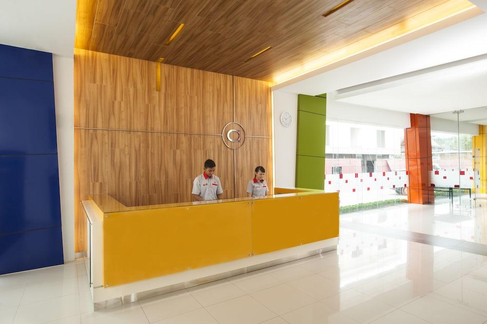 Amaris Hotel Cirebon Kültér fotó